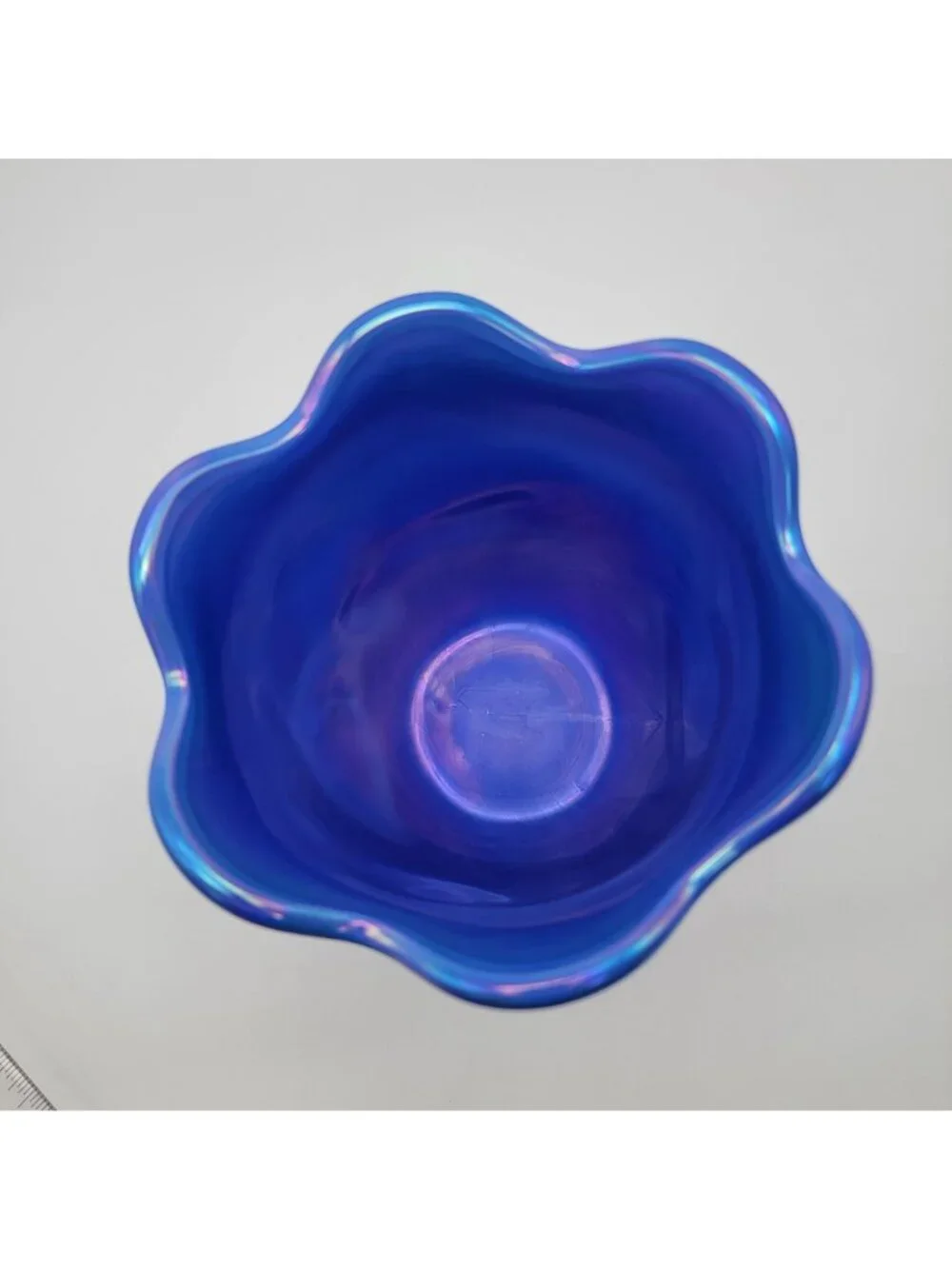 Fenton Glass 2004 Atlantis Periwinkle Iridescent Blue Fish Vase